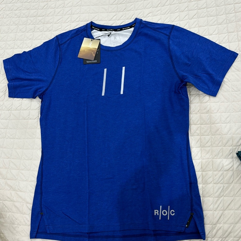 Men’s On running on cloud comfort T-shirt size S